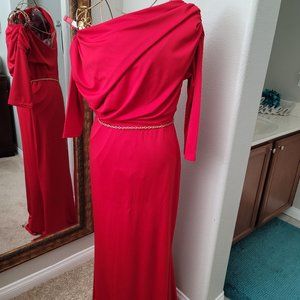 Red Formal Dresses Large (8-10)